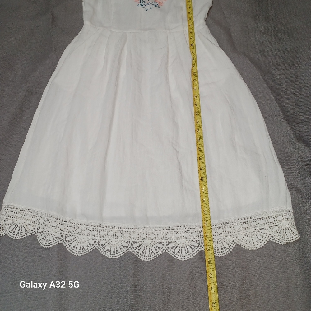 Polagram Women Size M White Dress with Pink and Blue Embroidery - Picture 10 of 15